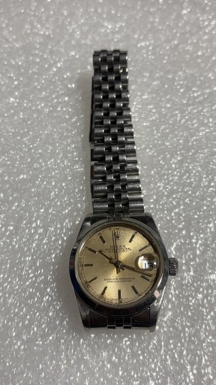 ロレックス デイトジャスト シルバー系　6824（高級時計）の商品画像 - 査定依頼日：2025年4月24日 - 最高査定価格：600,000円