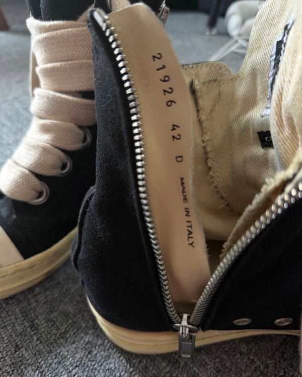 RickOwens DRKSHDW RAMONES JUMBO LACE（古着・ファッション）の商品画像 - 査定依頼日：2026年6月28日 - 最高査定価格：30,000円