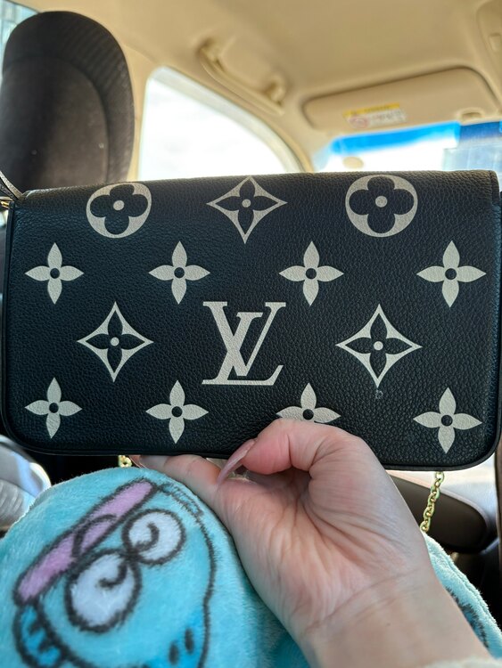 ルイヴィトン 財布（ブランドバッグ）の商品画像 - 査定依頼日：2025年2月9日 - 最高査定価格：200,000円