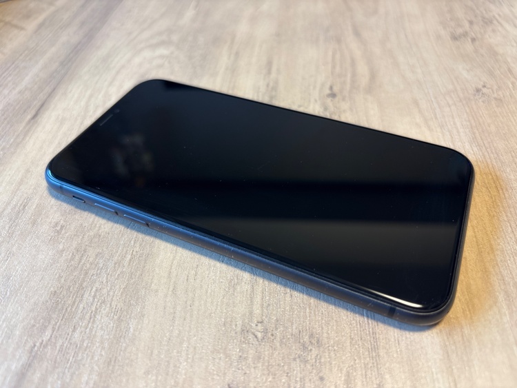 iPhone11 128GB au（スマホ）の商品画像 - 査定依頼日：2026年4月7日 - 最高査定価格：26,000円