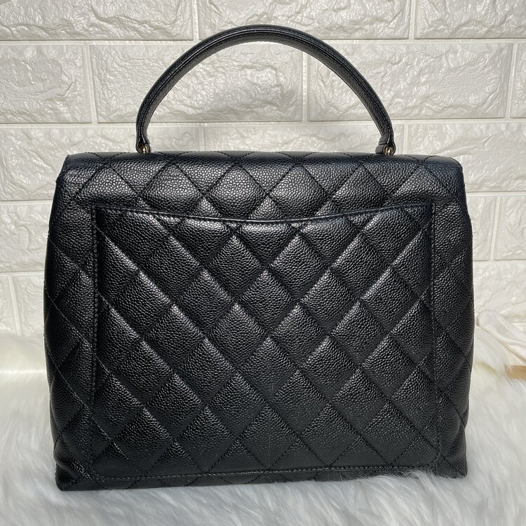 マトラッセ ココマーク ハンドバッグ キャビアスキン ブラック ゴールド金具（ブランドバッグ）の商品画像 - 査定依頼日：2024年12月24日 - 最高査定価格：300,000円