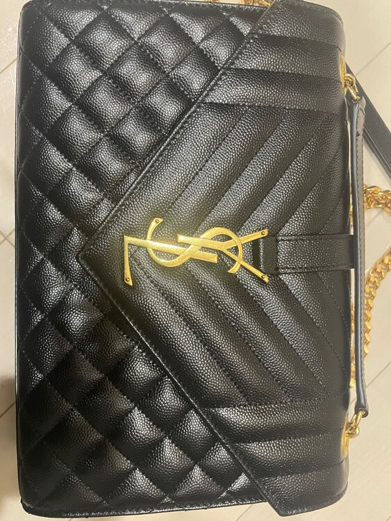 イブサンローラン  （ブランドバッグ）の商品画像 - 査定依頼日：2025年4月4日 - 最高査定価格：220,000円