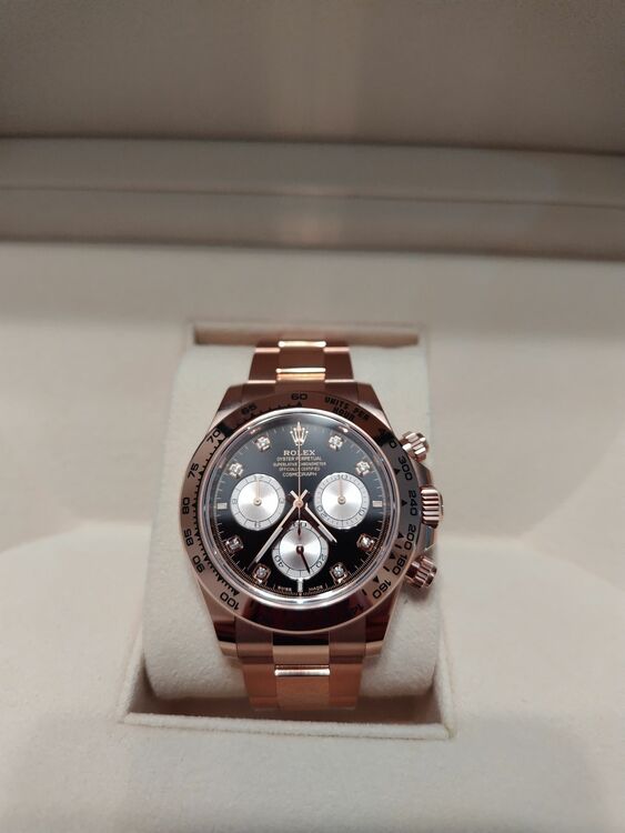 ロレックス デイトナ 126505 ダイヤいり（高級時計）の商品画像 - 査定依頼日：2025年9月12日 - 最高査定価格：8,500,000円