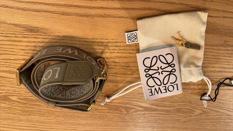 ロエベ　アマソナ16（ブランドバッグ）の商品画像 - 査定依頼日：2025年4月23日 - 最高査定価格：120,000円