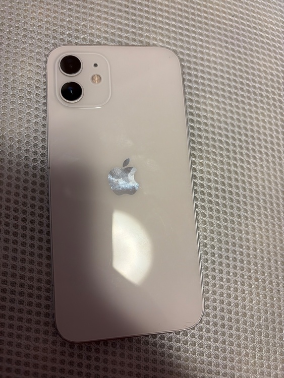 iPhone 12 64GB SIMフリー（スマホ）の商品画像 - 査定依頼日：2026年4月13日 - 最高査定価格：20,000円