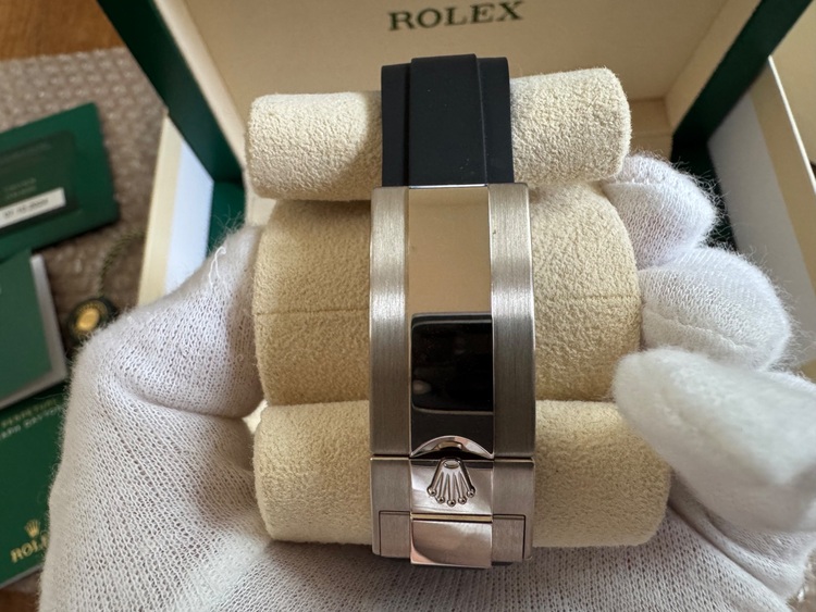 ロレックス デイトナ 126519l（高級時計）の商品画像 - 査定依頼日：2025年6月26日 - 最高査定価格：5,850,000円