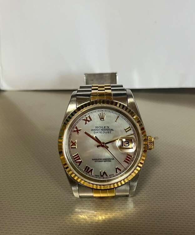 ロレックス パーペチュアルデイト （高級時計）の商品画像 - 査定依頼日：2025年1月20日 - 最高査定価格：950,000円