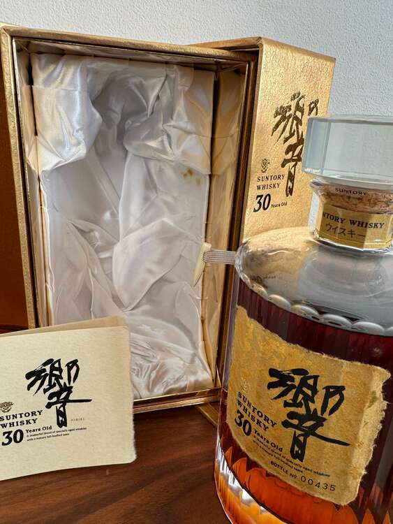響30年 観音開き BOTTLE No.00435（お酒）の商品画像 - 査定依頼日：2025年1月11日 - 最高査定価格：700,000円