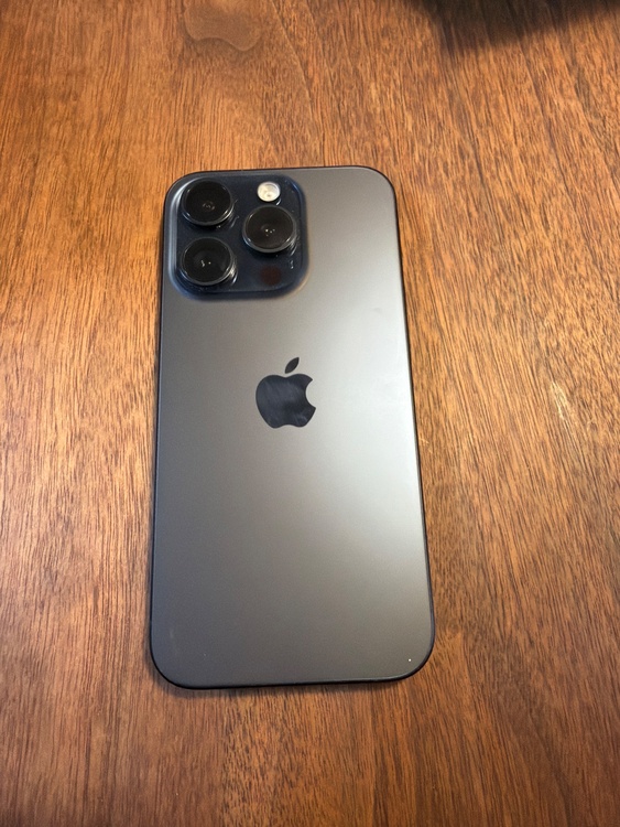 iPhone 15 Pro 128GB Softbank（スマホ）の商品画像 - 査定依頼日：2026年1月20日 - 最高査定価格：81,000円