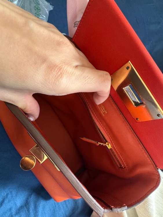 2424（ブランドバッグ）の商品画像 - 査定依頼日：2026年3月11日 - 最高査定価格：1,000,000円