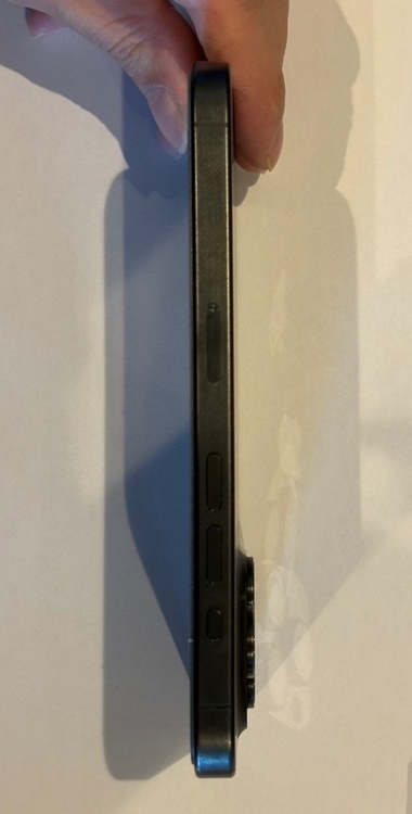 iPhone15Pro（スマホ）の商品画像 - 査定依頼日：2026年9月21日 - 最高査定価格：84,000円