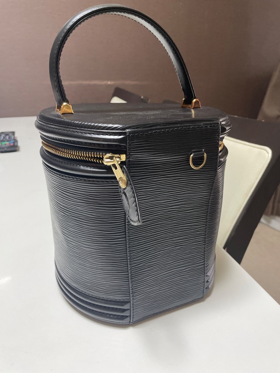 ルイヴィトン エピ （ブランドバッグ）の商品画像 - 査定依頼日：2025年7月14日 - 最高査定価格：80,000円