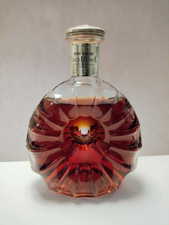 remy martin excellence fine champagne （お酒）の商品画像 - 査定依頼日：2025年3月11日 - 最高査定価格：100,000円