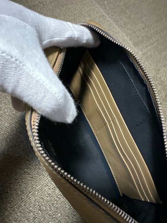 7M0286-AJF8_F1EGA_15_TU（ブランドバッグ）の商品画像 - 査定依頼日：2024年12月23日 - 最高査定価格：80,000円