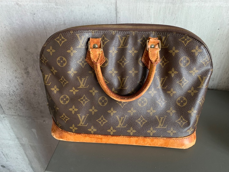 アルマ（ブランドバッグ）の商品画像 - 査定依頼日：2025年6月7日 - 最高査定価格：18,000円