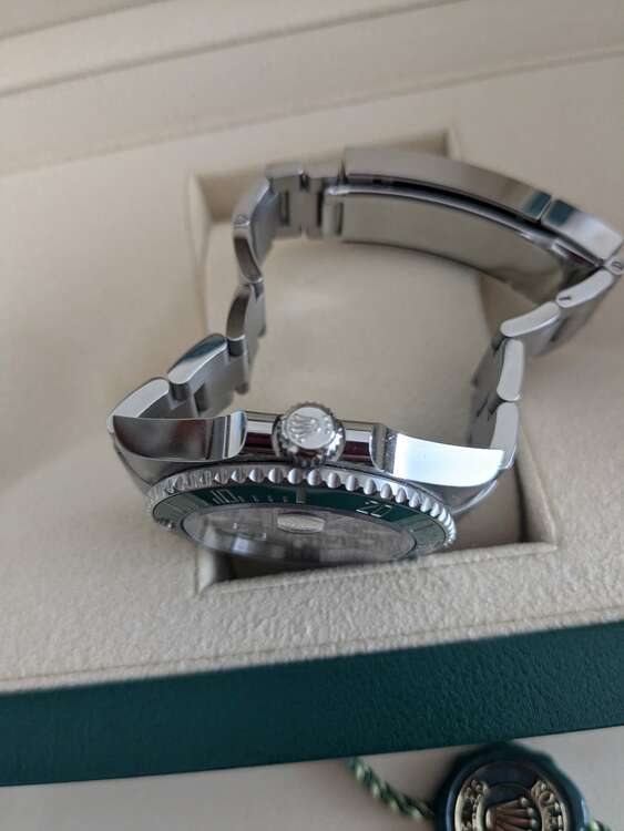 ロレックス サブマリーナー 126610LV（高級時計）の商品画像 - 査定依頼日：2025年3月3日 - 最高査定価格：2,160,000円