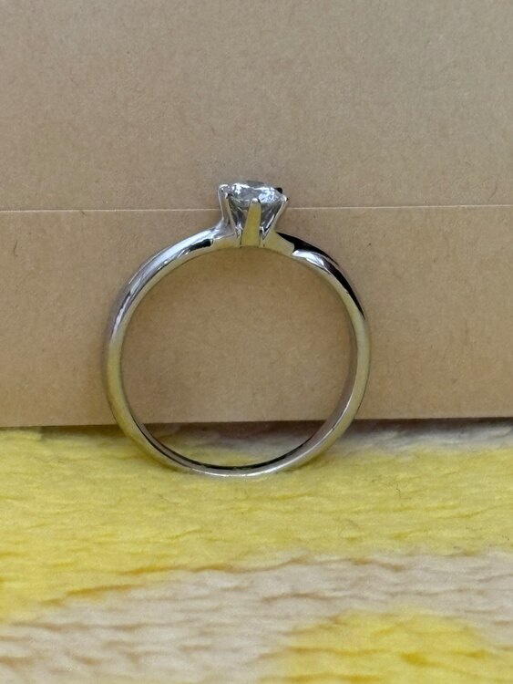 4℃ダイヤモンドリング（宝石）の商品画像 - 査定依頼日：2025年5月16日 - 最高査定価格：30,000円