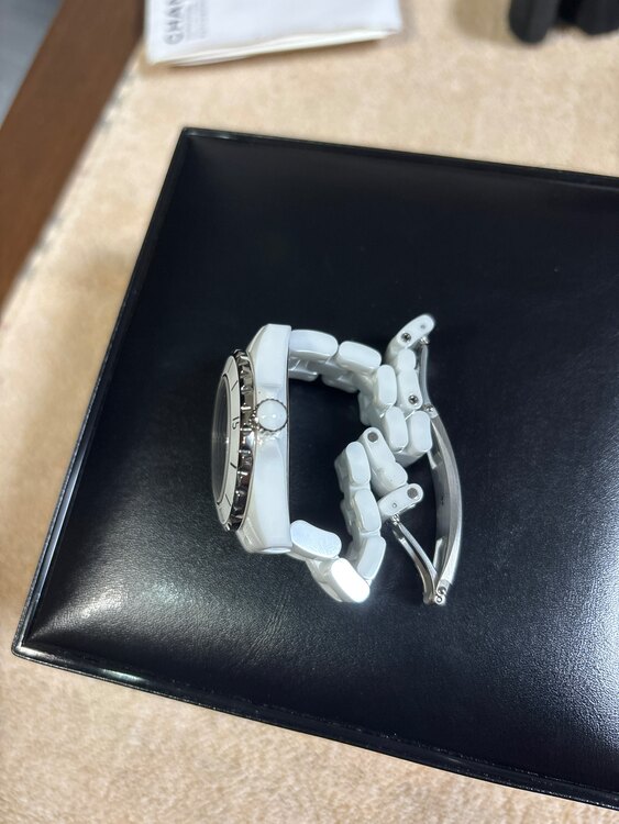 シャネル J12 H162（高級時計）の商品画像 - 査定依頼日：2025年3月23日 - 最高査定価格：400,000円