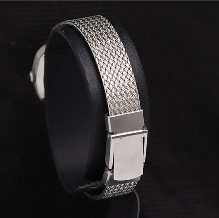 稼働 セイコー クレドール 1421-0668 QZ シルバー文字盤 レデ（高級時計）の商品画像 - 査定依頼日：2025年12月10日 - 最高査定価格：6,000円