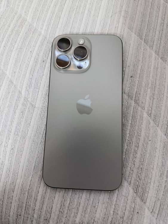 iPhone 15 Pro Max 1TB SIMフリー（スマホ）の商品画像 - 査定依頼日：2026年2月18日 - 最高査定価格：110,000円