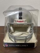NFL MINI HELMET RAIDERS RIDDELL（フィギュア・プラモデル）の商品画像 - 査定依頼日：2025年6月21日 - 最高査定価格：2,000円