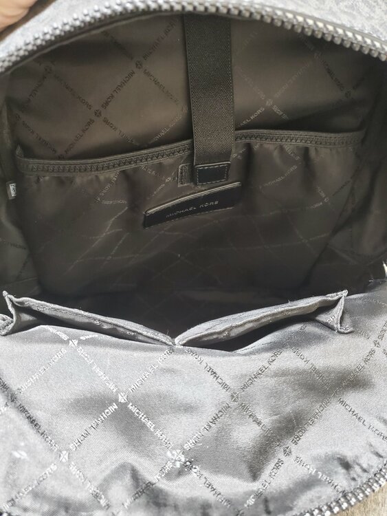 その他 その他 （ブランドバッグ）の商品画像 - 査定依頼日：2026年4月13日 - 最高査定価格：11,000円