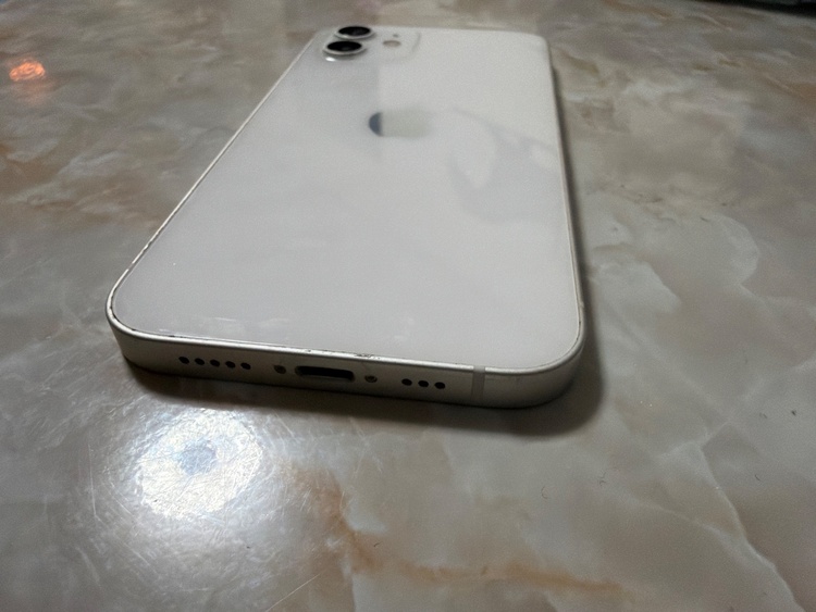 iPhone iPhone 12 64GB Softbank（スマホ）の商品画像 - 査定依頼日：2026年7月14日 - 最高査定価格：25,000円