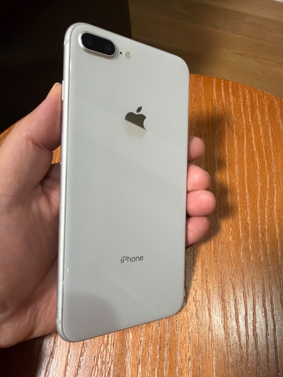 iPhone8 Plus 256GB au（スマホ）の商品画像 - 査定依頼日：2026年2月8日 - 最高査定価格：8,000円