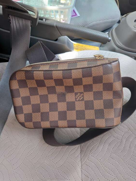 わからない（ブランド財布・小物）の商品画像 - 査定依頼日：2025年4月17日 - 最高査定価格：50,000円