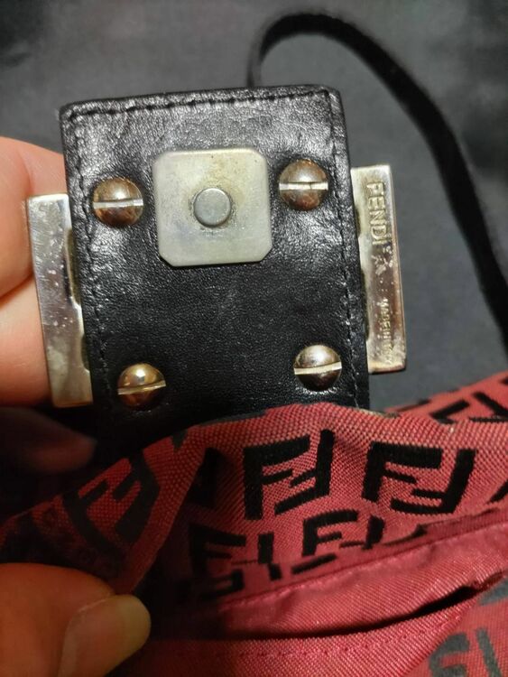 フェンディ  （ブランドバッグ）の商品画像 - 査定依頼日：2025年8月7日 - 最高査定価格：70,000円