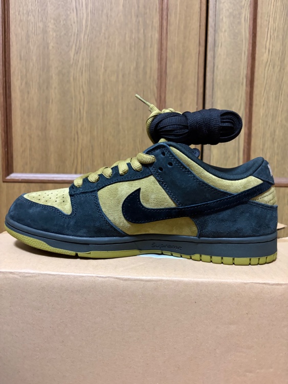 Supreme × Nike SB Dunk Low OG QS “Camper（古着・ファッション）の商品画像 - 査定依頼日：2026年1月28日 - 最高査定価格：30,000円