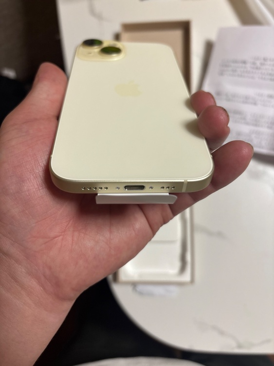 iPhone iPhone 15 128GB SIMフリー（スマホ）の商品画像 - 査定依頼日：2026年9月18日 - 最高査定価格：66,000円