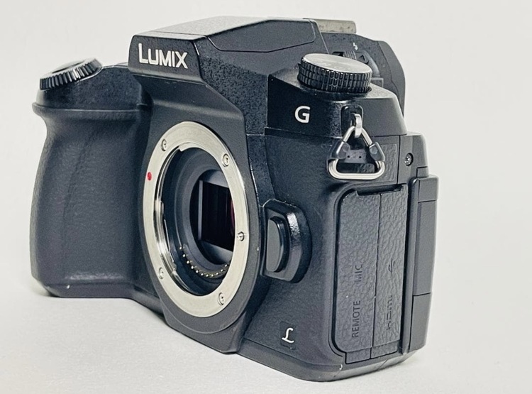 PANASONIC LUMIX DMC-G8 ボディ（カメラ）の商品画像 - 査定依頼日：2026年5月23日 - 最高査定価格：23,100円