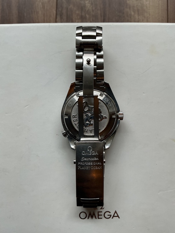 2201.50 シーマスター プラネットオーシャン 自動巻き（ブラック）（高級時計）の商品画像 - 査定依頼日：2025年12月27日 - 最高査定価格：425,000円
