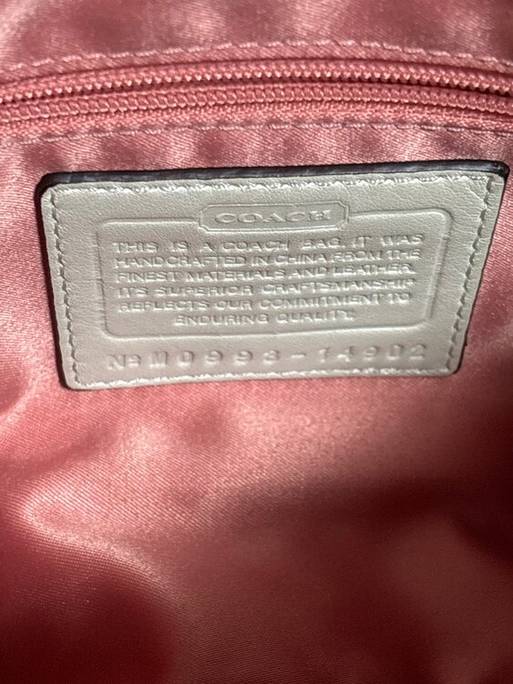 シグネチャー（ブランドバッグ）の商品画像 - 査定依頼日：2025年4月12日 - 最高査定価格：1,500円