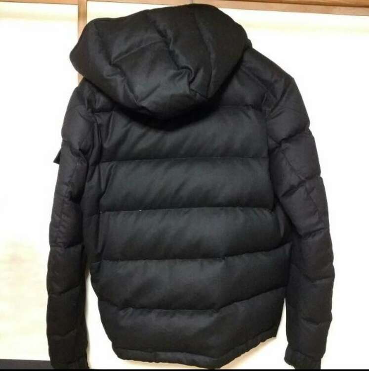 モンクレール　MONTGENEVER（古着・ファッション）の商品画像 - 査定依頼日：2025年3月21日 - 最高査定価格：35,000円