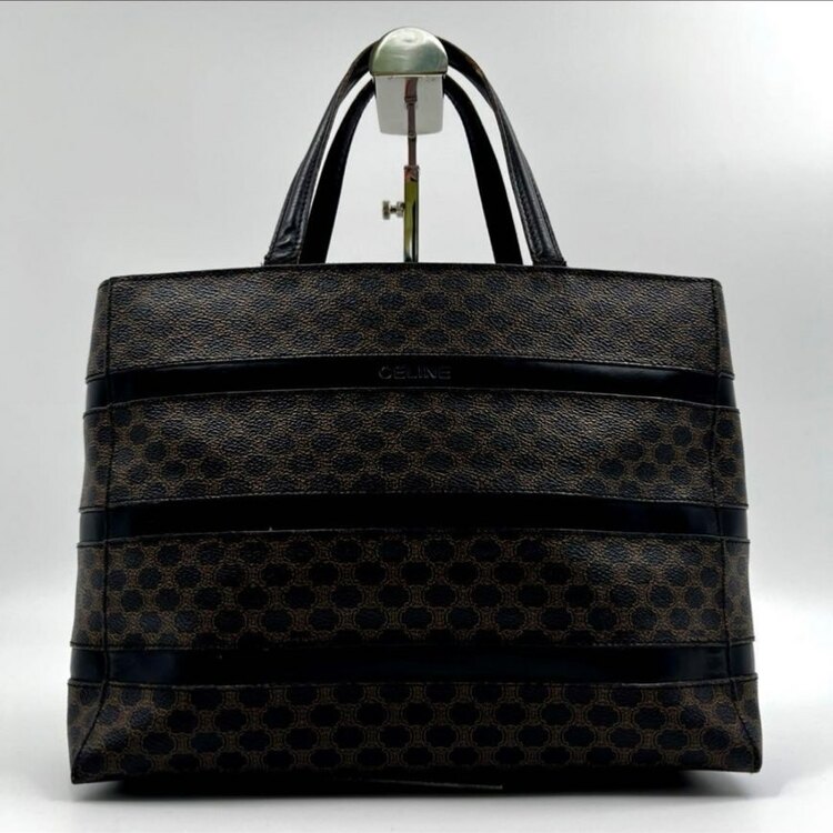 マカダム 黒 （ブランドバッグ）の商品画像 - 査定依頼日：2025年5月3日 - 最高査定価格：30,000円