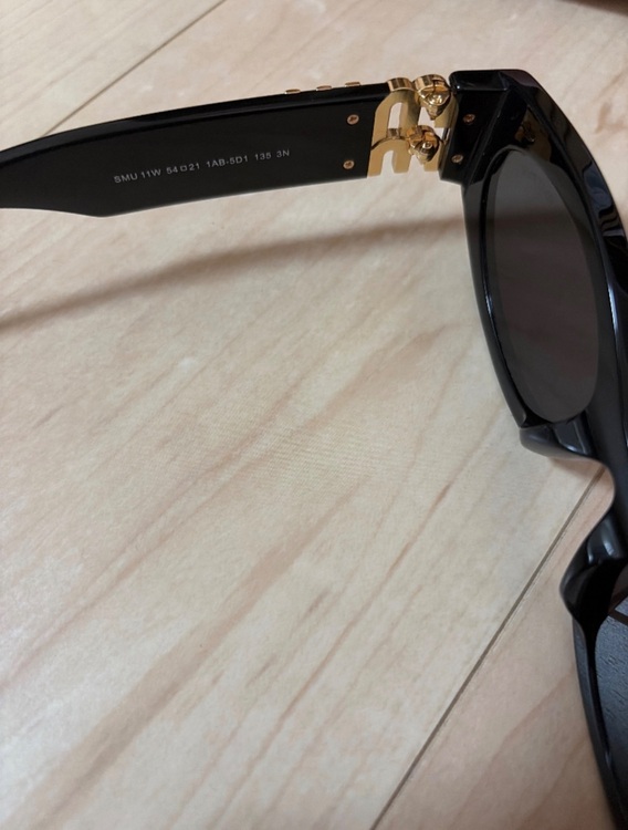 ミュウミュウ  （ブランドバッグ）の商品画像 - 査定依頼日：2025年10月7日 - 最高査定価格：30,000円