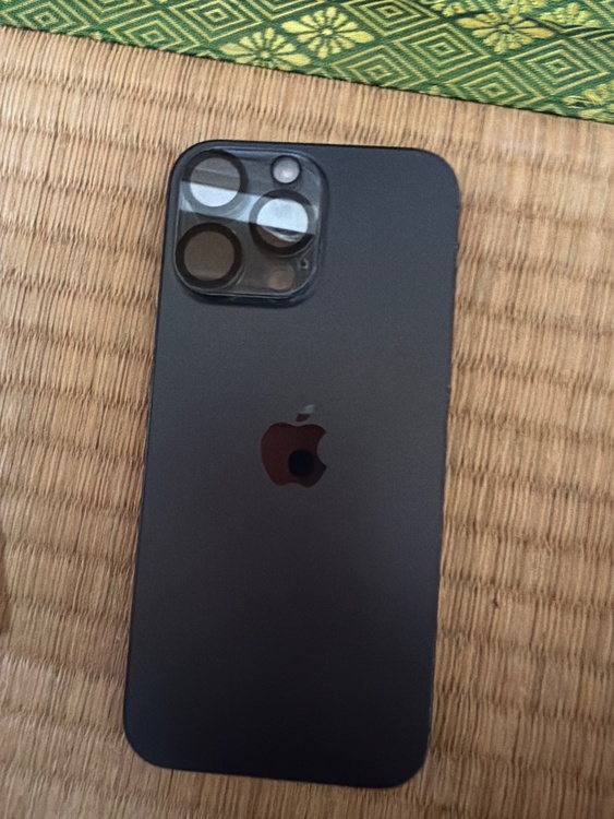 iPhone iPhone 16 Pro Max 512GB au（スマホ）の商品画像 - 査定依頼日：2026年6月2日 - 最高査定価格：143,000円