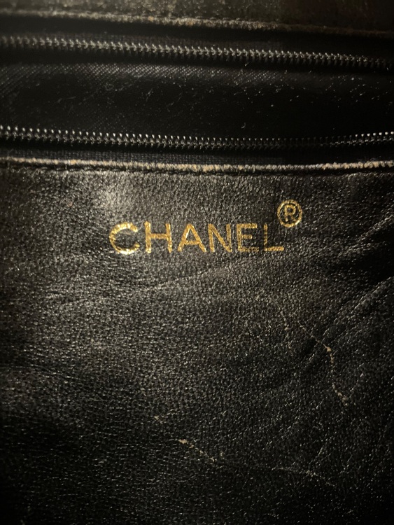 CHANEL 1番台 ダイヤステッチ フリンジ GD金具 レザー ショルダーバッ（ブランドバッグ）の商品画像 - 査定依頼日：2025年9月15日 - 最高査定価格：150,000円