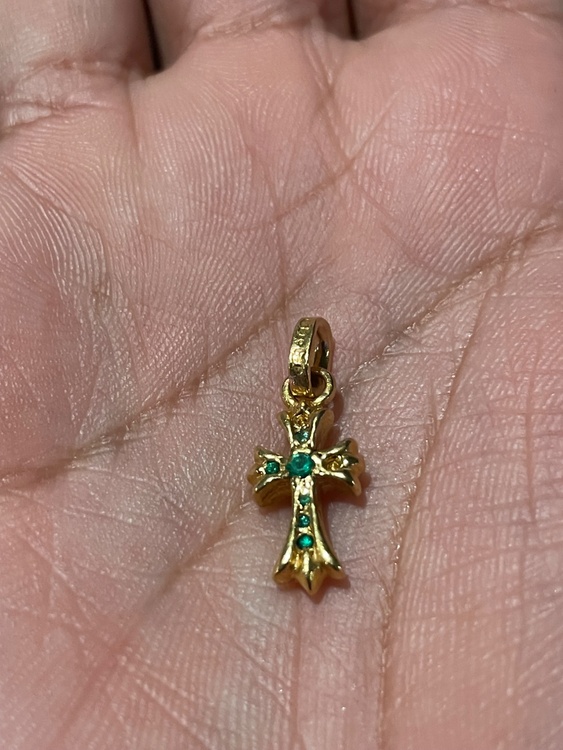 クロムハーツ　ベイビーファットチャーム22K.22kPAVEエメラルド（金・貴金属）の商品画像 - 査定依頼日：2026年3月15日 - 最高査定価格：700,000円