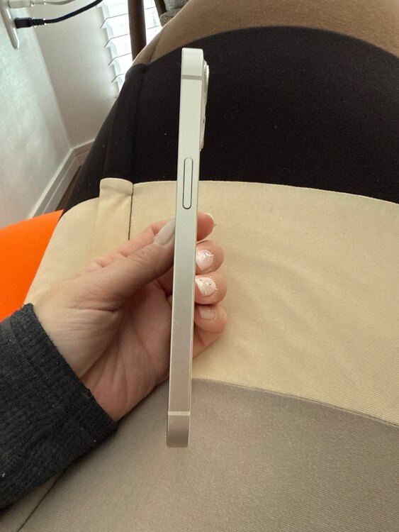 iPhone 13 128GB SIMフリー（スマホ）の商品画像 - 査定依頼日：2025年2月23日 - 最高査定価格：47,000円