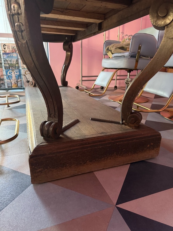 ヨーロッパアンティークテーブル（美術品・骨董品）の商品画像 - 査定依頼日：2026年3月27日 - 最高査定価格：20,000円