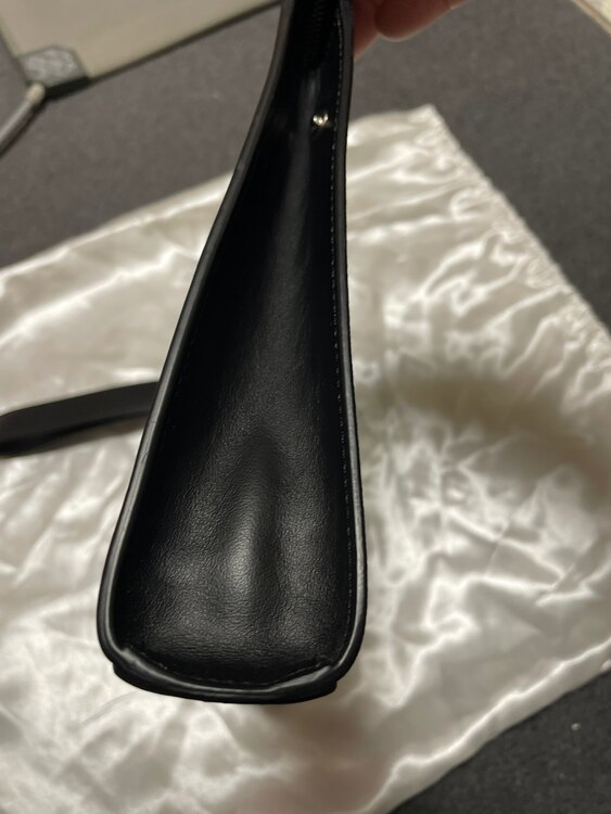 フェンディ  （ブランドバッグ）の商品画像 - 査定依頼日：2025年2月21日 - 最高査定価格：45,000円