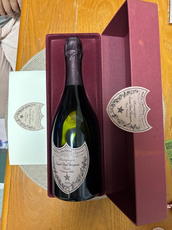 シャンパン ドン・ペリニヨン （お酒）の商品画像 - 査定依頼日：2025年10月30日 - 最高査定価格：38,000円