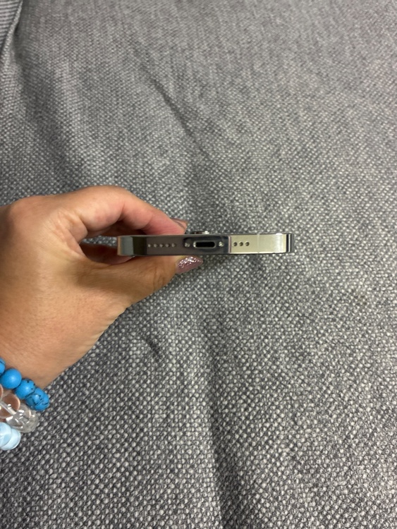 iPhone iPhone 14 Pro 256GB au（スマホ）の商品画像 - 査定依頼日：2026年7月3日 - 最高査定価格：65,000円