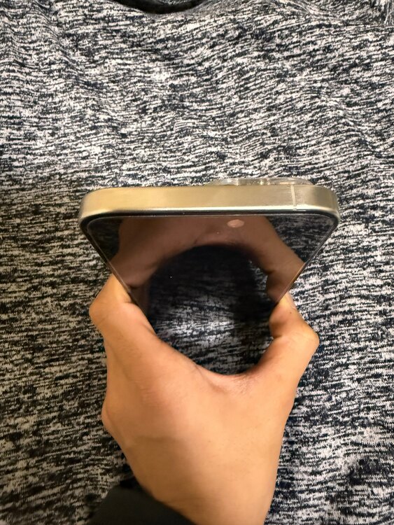 iPhone 15 Pro Max 256GB au（スマホ）の商品画像 - 査定依頼日：2024年12月12日 - 最高査定価格：93,000円