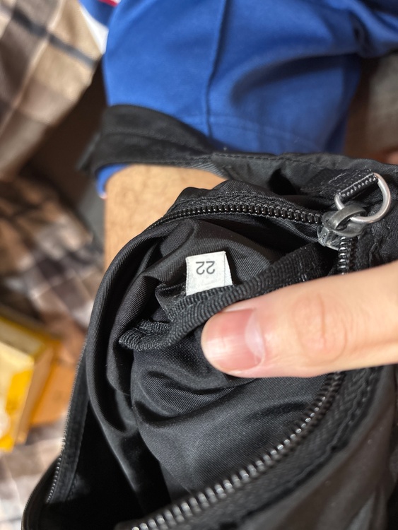 プラダ  （ブランドバッグ）の商品画像 - 査定依頼日：2026年2月8日 - 最高査定価格：40,000円