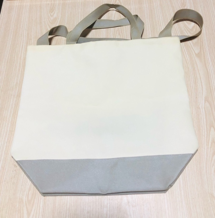 ナイロントートバッグ（ブランドバッグ）の商品画像 - 査定依頼日：2026年1月14日 - 最高査定価格：10,000円