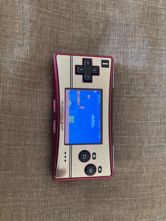 「ゲームボーイミクロ ファミコンバージョン」と「スーパーマリオブラザーズ」のソフ（ゲーム機本体・ゲームソフト）の商品画像 - 査定依頼日：2025年8月16日 - 最高査定価格：20,000円